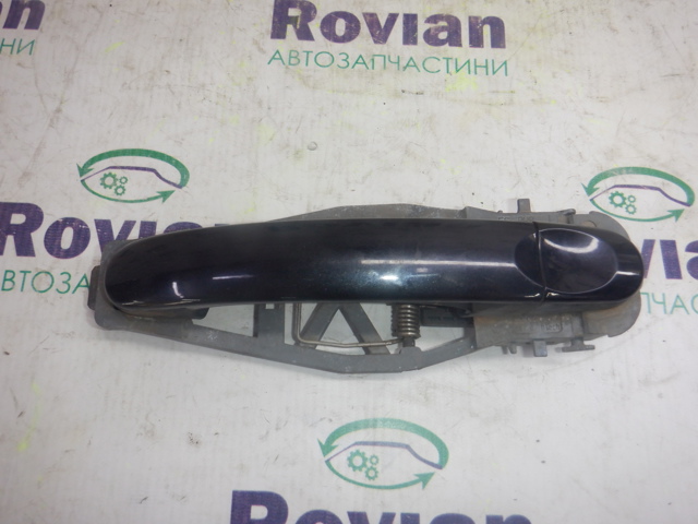 Держатель наружной ручки двери, задней левой 1T0839885A VAG