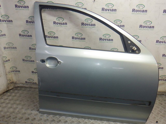 Пассажирская передняя дверь 1Z0831056 VAG