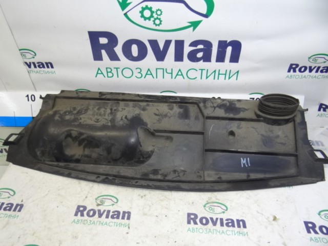 Радиатор 214766469R RENAULT