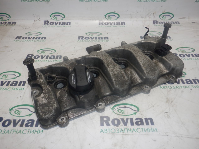 Крышка клапанная 2241027002 HYUNDAI
