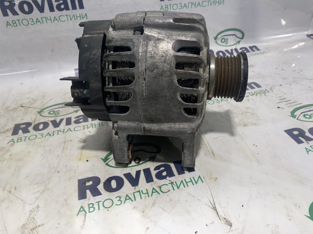 Автомобильный генератор 231007842R RENAULT