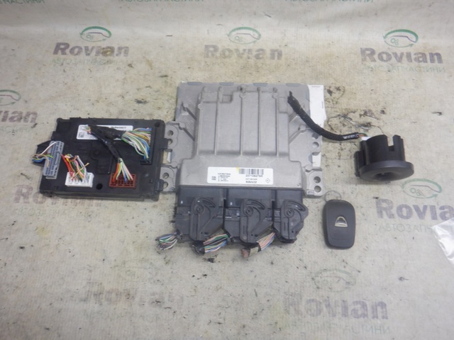 Модуль управления двигателем 237106276R RENAULT