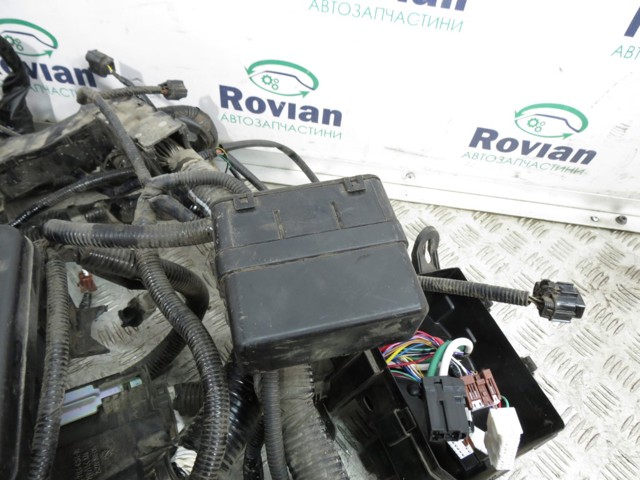 NISSAN 240115SA0A в наличии Львов