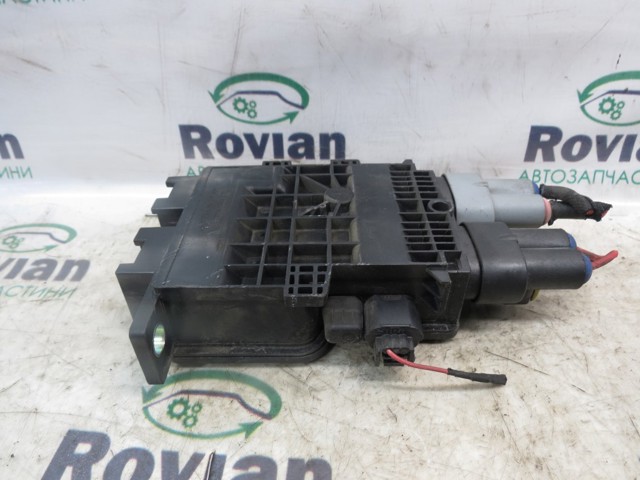 243800002R RENAULT Блок предохранителей купить в Запорожье