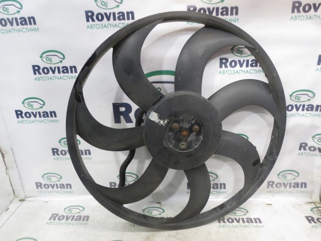 Диффузор радиатора охлаждения в сборе с мотором 253801F252A HYUNDAI
