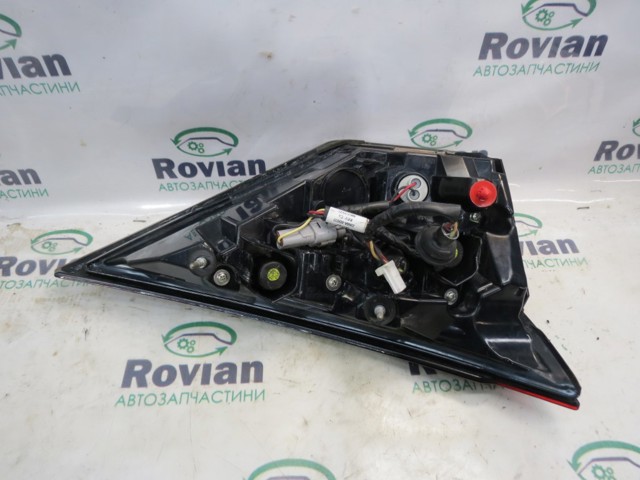 Фонарь задний правый, внутренний 265506RR1A NISSAN