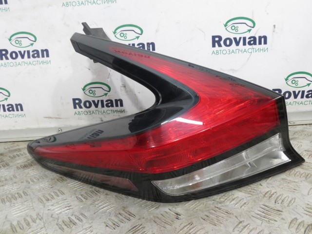 Задняя левая фара 265555SA0A NISSAN
