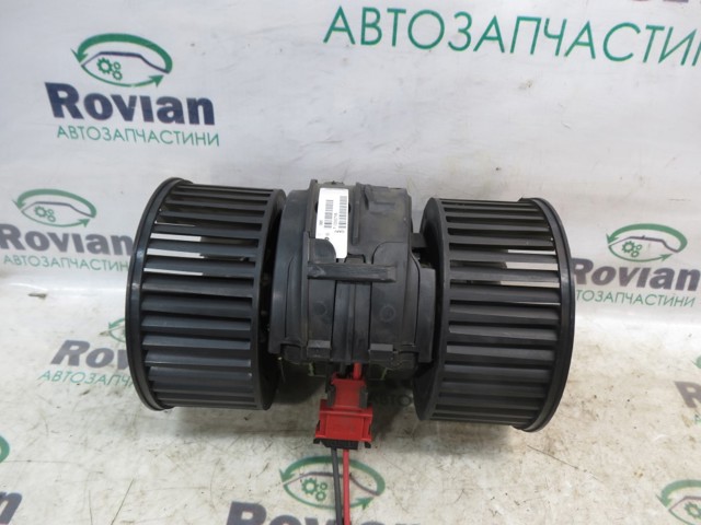 Электромотор печки 272104937R RENAULT