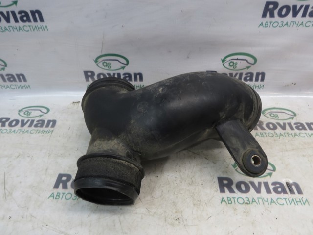 Воздухозаборник 282112E100 HYUNDAI