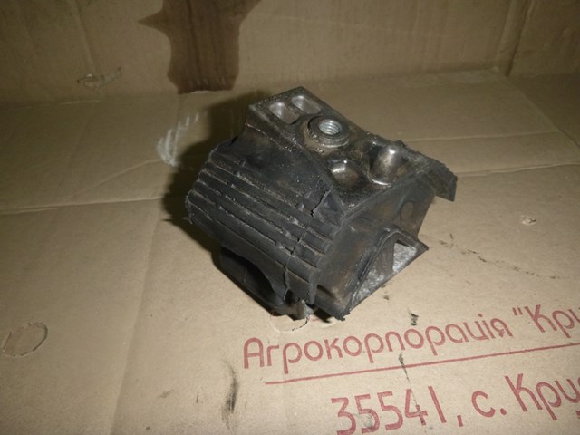 Подушка двигуна правая crafter 2006-2011 (2,5  cdi), бу-120321 2E0199379F