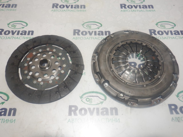 Комплект сцепления 302057505R RENAULT