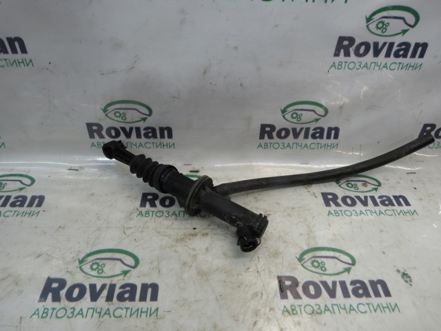 Главный цилиндр сцепления 306101808R RENAULT