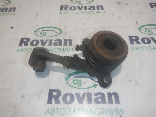 Цилиндр сцепления рабочий в сборе с выжимным подшипником 306206219R RENAULT