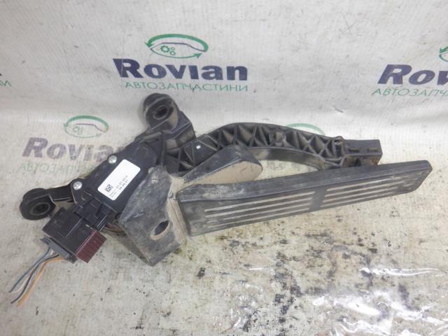 Педаль акселератора 32700A6100 HYUNDAI