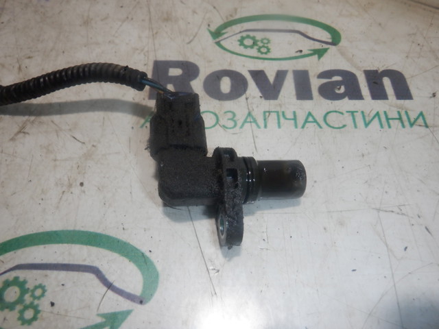 SUZUKI 3322063J00 Датчик положения распредвала в наличии Украина