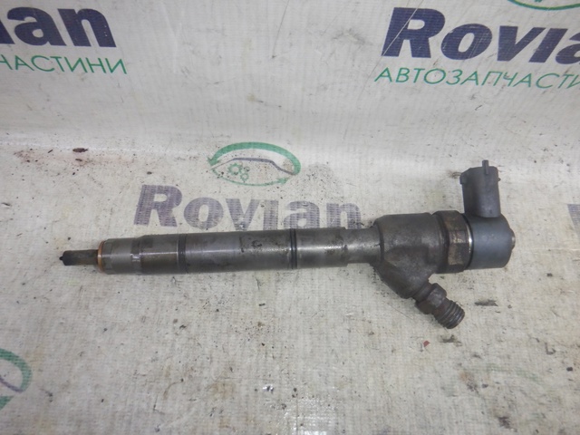 Топливные форсунки 338002A900 HYUNDAI