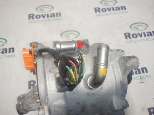 HYUNDAI 373902M900 Генератор в наличии Киев