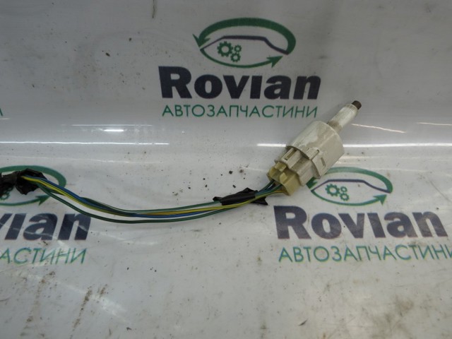 Выключатель жабка стоп-сигнала 3774075H10 SUZUKI