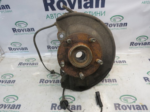 Цапфа передняя левая 3870A007 MITSUBISHI