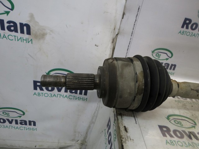 391000978R RENAULT Полуось (привод) передняя правая купить в Павлоград