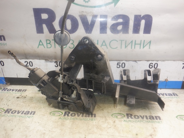 Замок двери Ford Focus