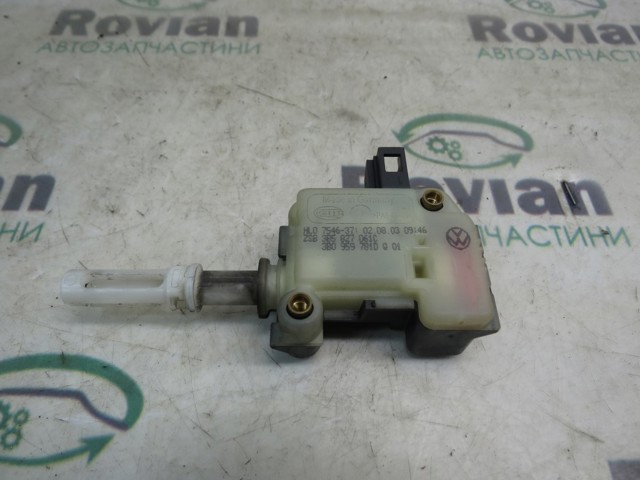 Замок пятой двери 3U5827505A VAG
