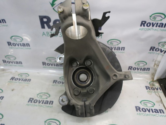 NISSAN 400146RR0A Цапфа (поворотный кулак) передний правый в наличии Одесса