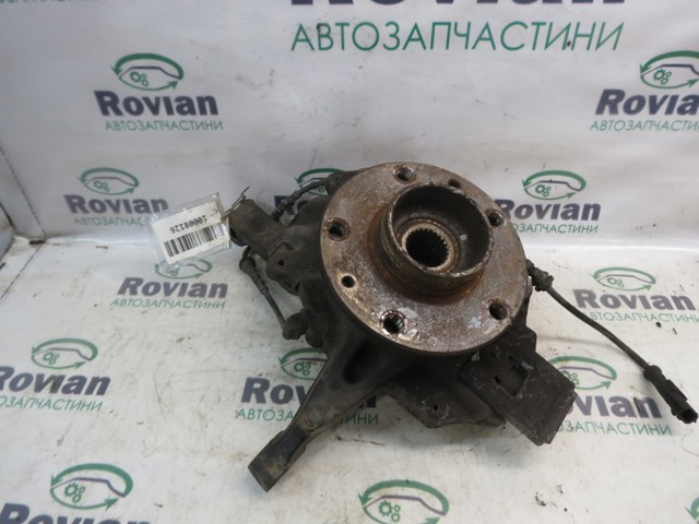 RENAULT 400147163R Цапфа (поворотный кулак) передний правый в наличии Киев