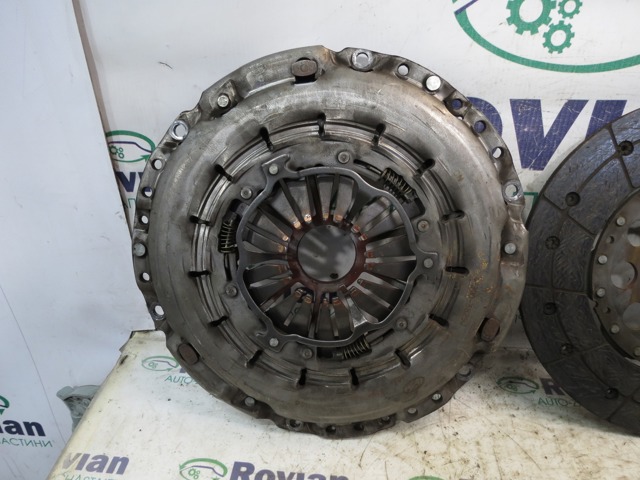 HYUNDAI 4120038200 Комплект сцепления в наличии Черкассы