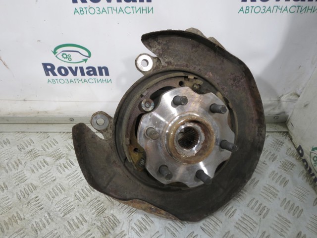 Кулак поворотный правый 430185X00A NISSAN