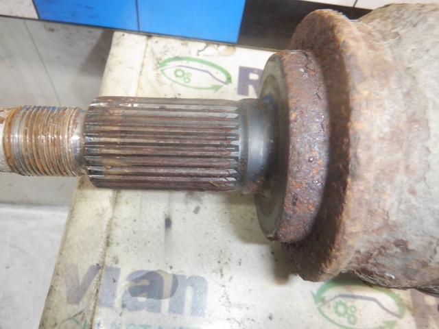 Приводной вал задний 4410565J10 SUZUKI