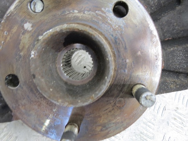 SUZUKI 4515165J00 Цапфа передняя левая в наличии Львов