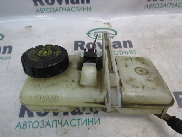 460910004R Бачок главного тормозного цилиндра (тормозной жидкости) купить Черкассы