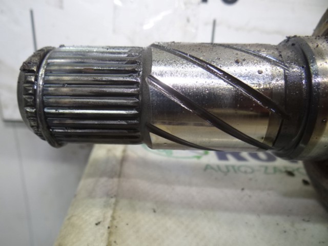 Полуось передняя левая 495013E111 HYUNDAI