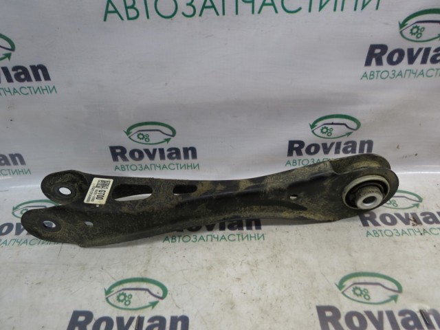 Рычаг задней подвески поперечный 55270GI000 HYUNDAI