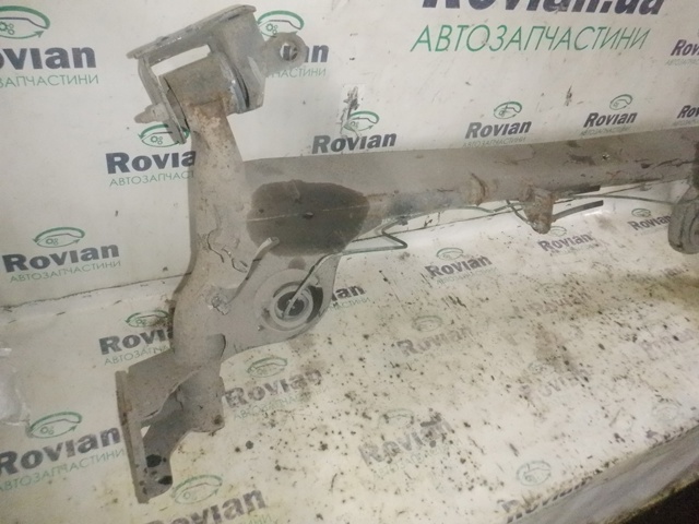 Крабобалка задней подвески 555017481R RENAULT