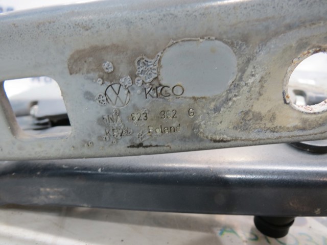 Завеса капота 5NA823302G VAG