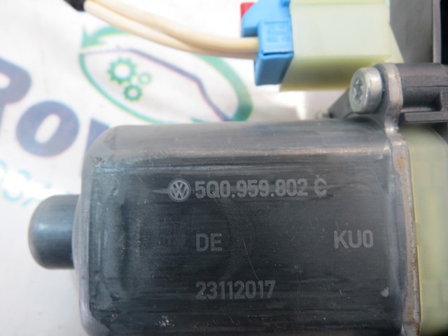 Мотор стеклоподъемника двери передней, правой 5Q0959802C VAG