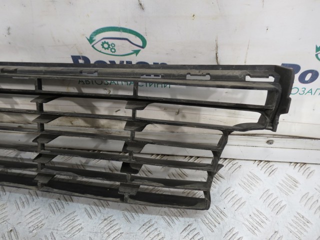 RENAULT 622548334R Решетка бампера переднего в наличии Николаев
