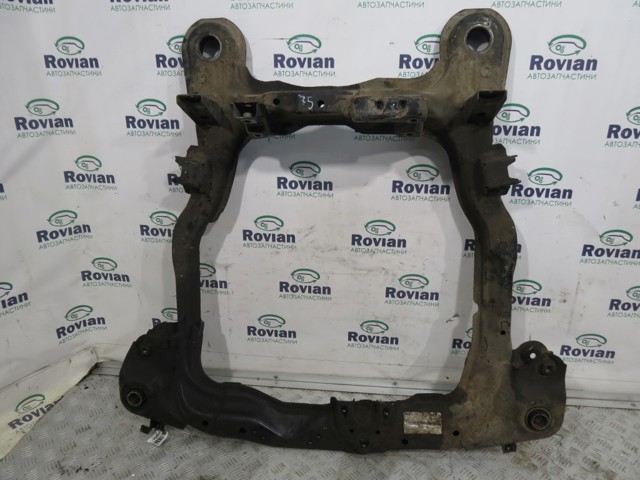 Передняя балка 624051F000 HYUNDAI