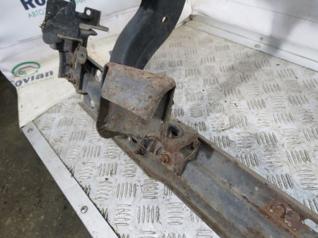 62500EB330 NISSAN Рамка радиатора купить в Тернополь