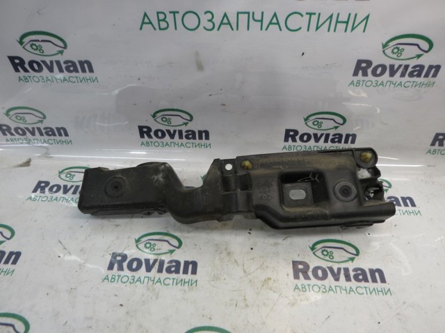 Кронштейн крепления крыла  переднего правого верхний 631223715R RENAULT