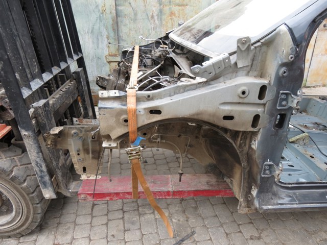 Четверть передняя левая 641013073R RENAULT