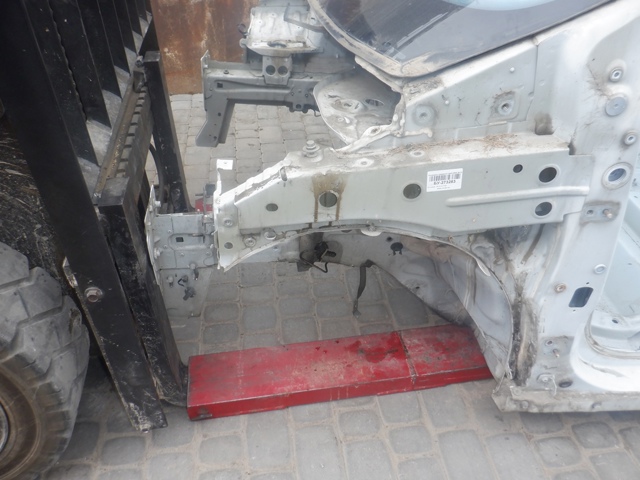 Четверть передняя левая 641014173R RENAULT