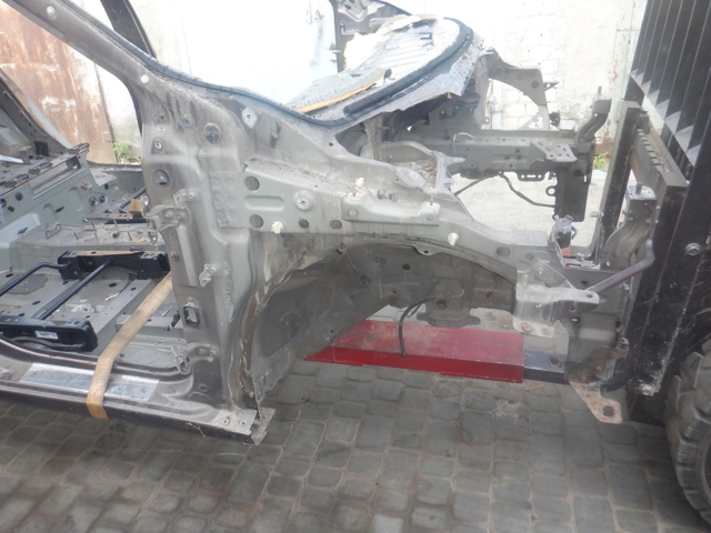 Правый передний лонжерон 641806469R RENAULT