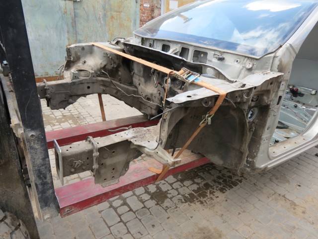 Левый передний лонжерон 646011H010 HYUNDAI