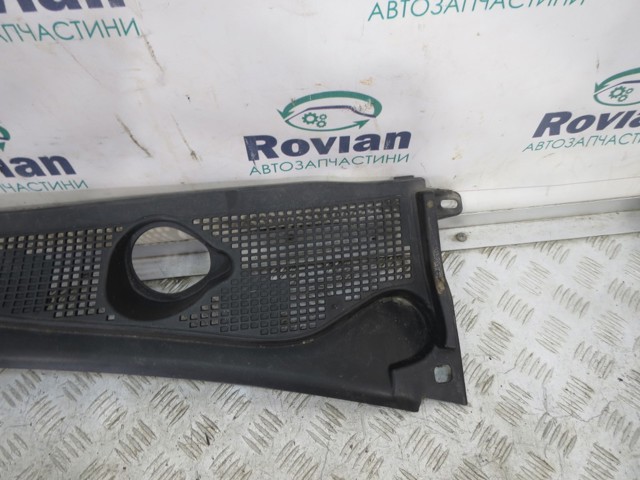 RENAULT 668119050R Водосток лобового стекла, жабо в наличии Украина
