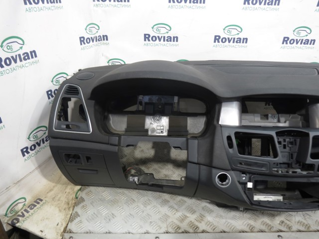 681002890R RENAULT Панель салона передняя "торпедо" купить в Каменское