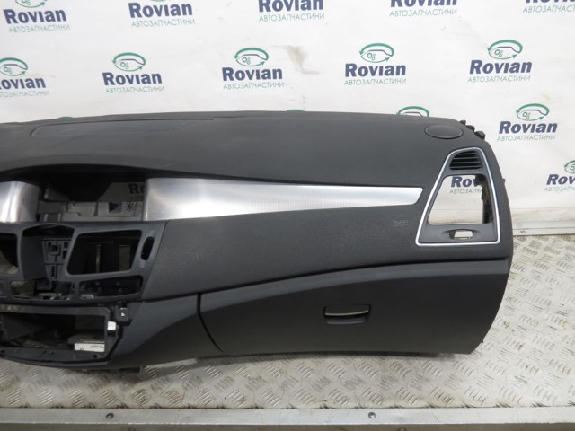681002890R RENAULT Торпедо купить в Николаев