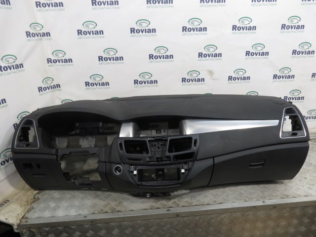 681002890R RENAULT Панель салона передняя "торпедо" купить в Тернополь